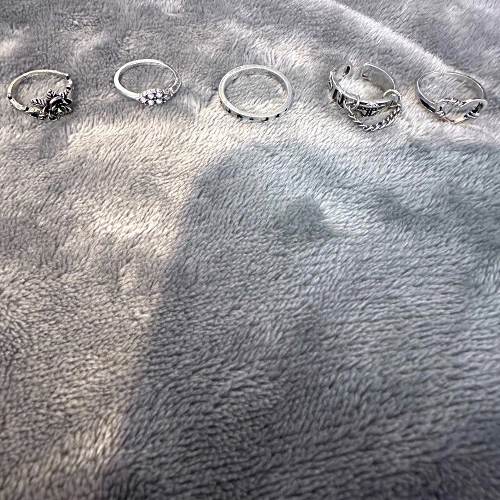 Assorted silver tone rings